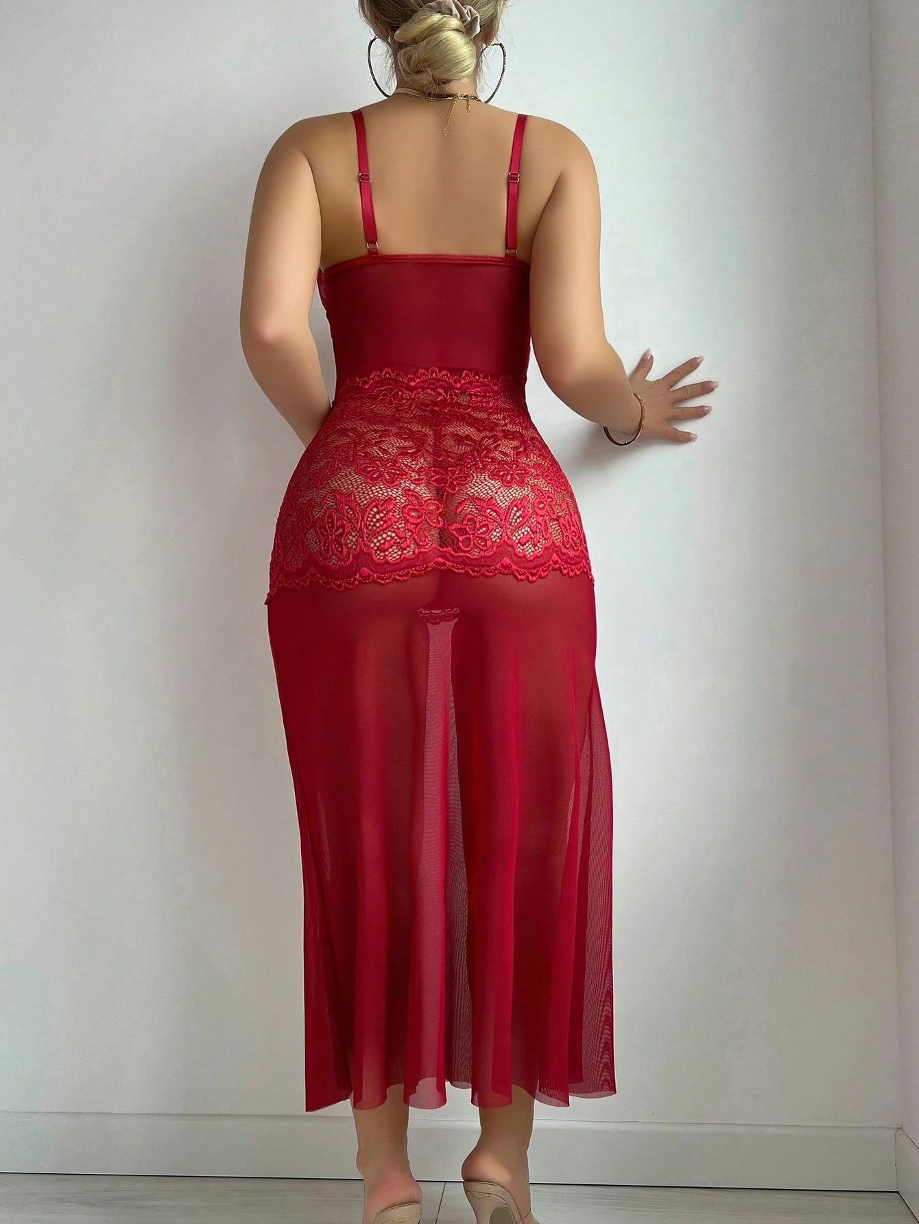 Robe élégante avec dentelle