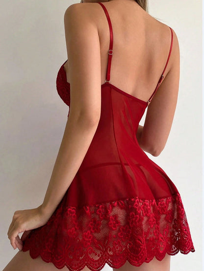Lingerie à bretelles et col en V